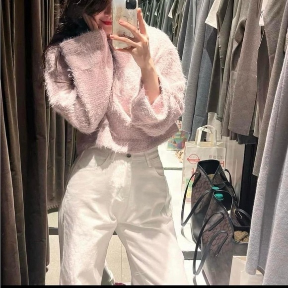 Zara fuzzy sweater - Picture 1 of 8